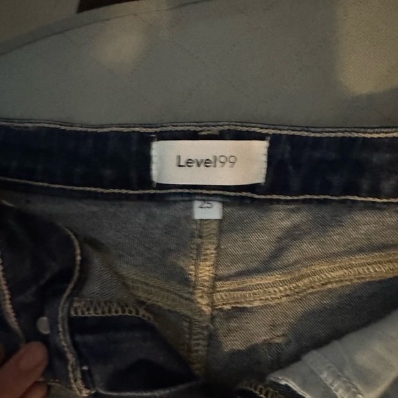 Level 99 Women's Denim Shorts - Blue women’s size 25 - Picture 4 of 6